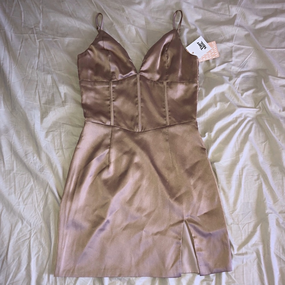 Tiger mist, light pink satin dress